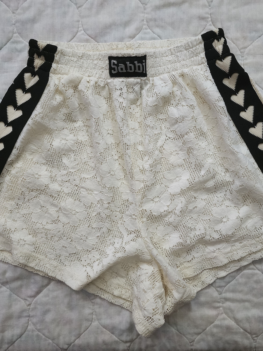 SABBI SIZE XXS CREAM LACE SHORTS NWOT